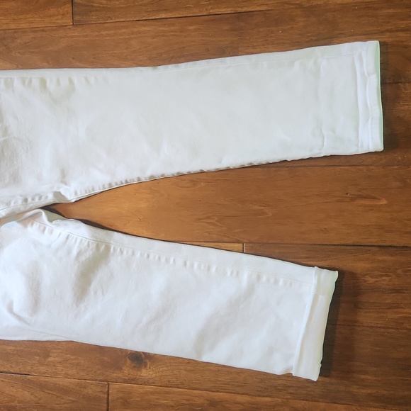 J. Crew white, slim boyfriend jeans in excellent condition! - Picture 6 of 11